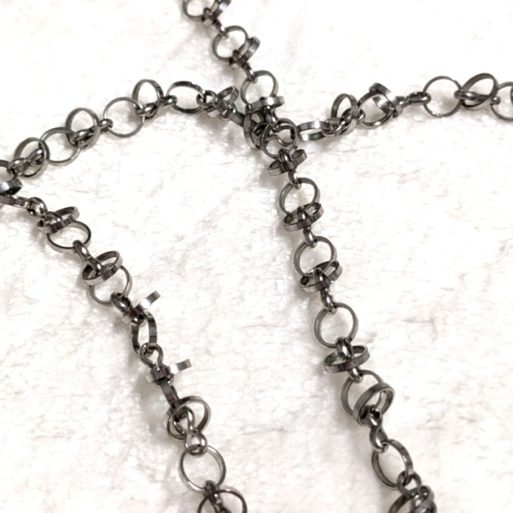 Vintage Silvertone Interlocking Circle Necklace 4… - image 6